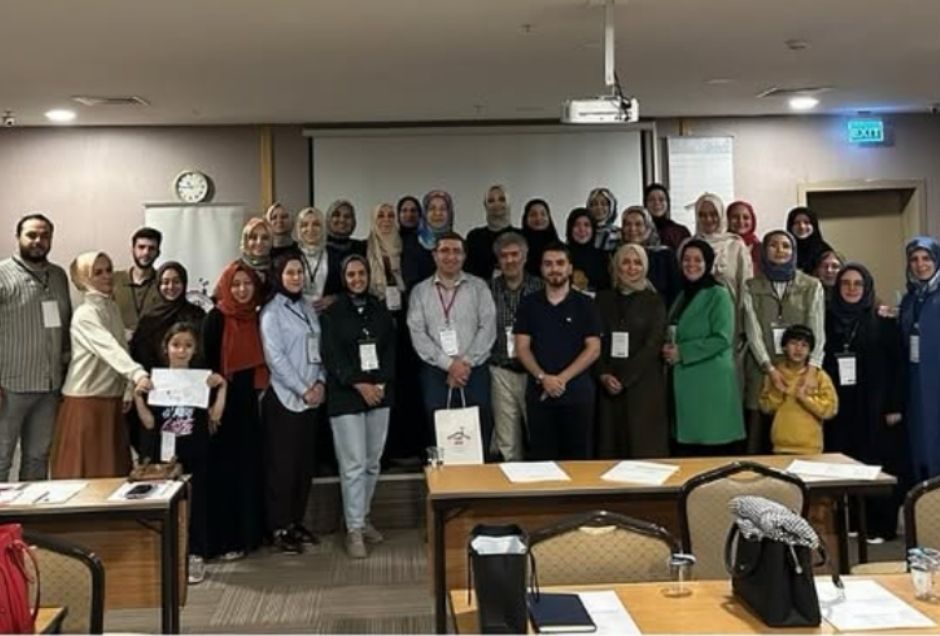 Aşılanan Kimlikler Kampı Kapak