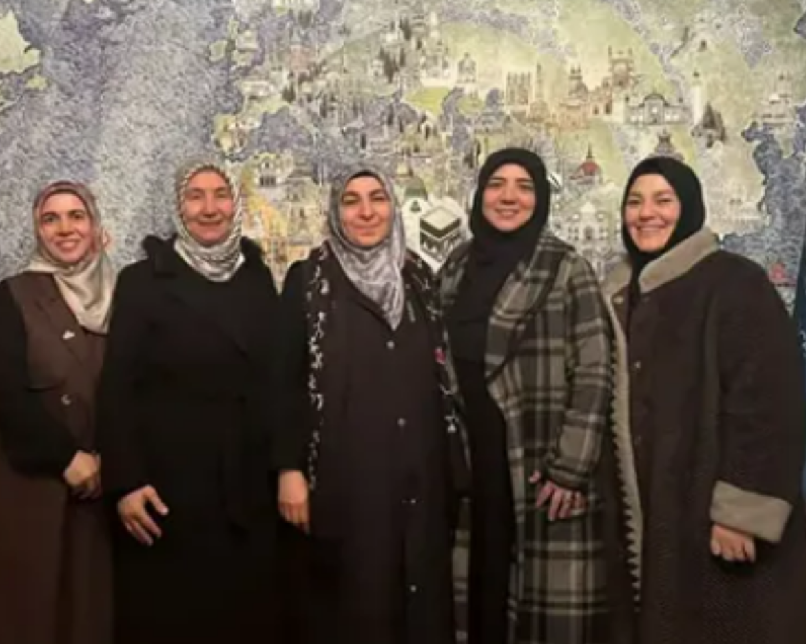 ihh-kadin-kollari-ziyaretimize-geldi