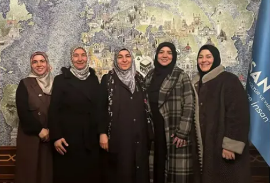 ihh-kadin-kollari-ziyaretimize-geldi